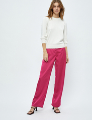 Minus - Justina Sateen Bukser - party wear at outlet prices - super pink - 4
