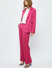 Minus - Justina Sateen Bukser - ballīšu apģērbs par outlet cenām - super pink - 7