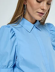 Minus - Molia Skjorte - short-sleeved shirts - blue bonnet - 6