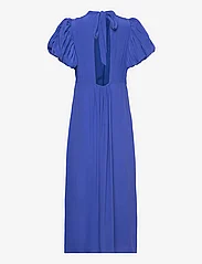 Minus - Alicia Puff Short Sleeve Open Back - midi-jurken - royal blue - 1