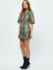 Minus - MSEvelina Jacquard Short Dress - shirt dresses - jungle green jacquard - 5