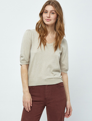 Minus - Pam Scoop Neck Knit T-Shirt - neulepuserot - sand gray melange - 2