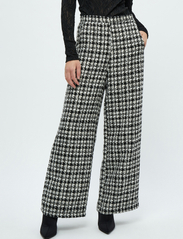 Minus - MSRenete High Waisted Wide Leg Pant - wide leg trousers - black checked - 3
