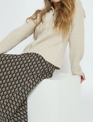 Minus - MSMarceline Midi Skirt - midiseelikud - nomad sand print - 6