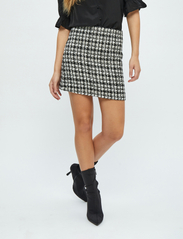 Minus - MSRenete Short Skirt - miniseelikud - black checked - 3