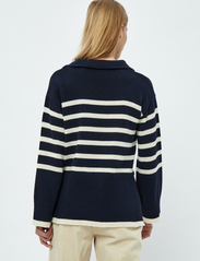 Minus - Leonie Collar Knit Pullover - neulepuserot - navy stripe - 5