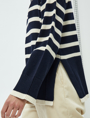 Minus - Leonie Collar Knit Pullover - neulepuserot - navy stripe - 8