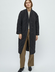 Minus - Naria Padded Wrap Coat - winter coats - sort - 2