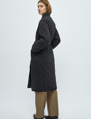 Minus - Naria Padded Wrap Coat - winter coats - sort - 3