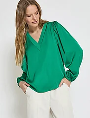 Minus - MSSelva V-Neck Blouse - blouses met lange mouwen - golf green - 3