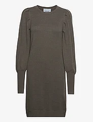 Minus - Anissa Kjole - knitted dresses - beluga green - 0