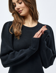 Minus - Anissa Kjole - knitted dresses - sort - 4