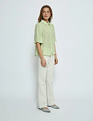 Minus - MSTalmie Short Sleeve Shirt - kortermede skjorter - apple sorbet - 4