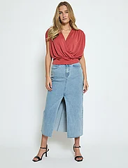 Minus - MSElvie Modal Wrap Top - sleeveless blouses - barn red - 4