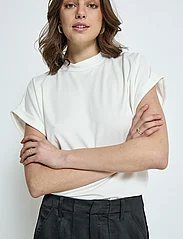 Minus - MSMavelyn Modal Blouse - short-sleeved blouses - broken white - 5