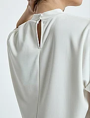 Minus - MSMavelyn Modal Blouse - short-sleeved blouses - broken white - 6