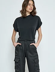 Minus - MSMavelyn Modal Blouse - short-sleeved blouses - sort - 2