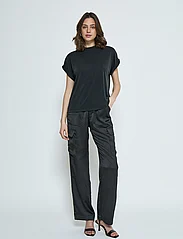 Minus - MSMavelyn Modal Blouse - short-sleeved blouses - sort - 4