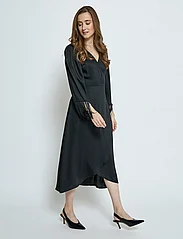 Minus - MSJassie Solid Fringe Sleeve Dress - wrap dresses - sort - 4
