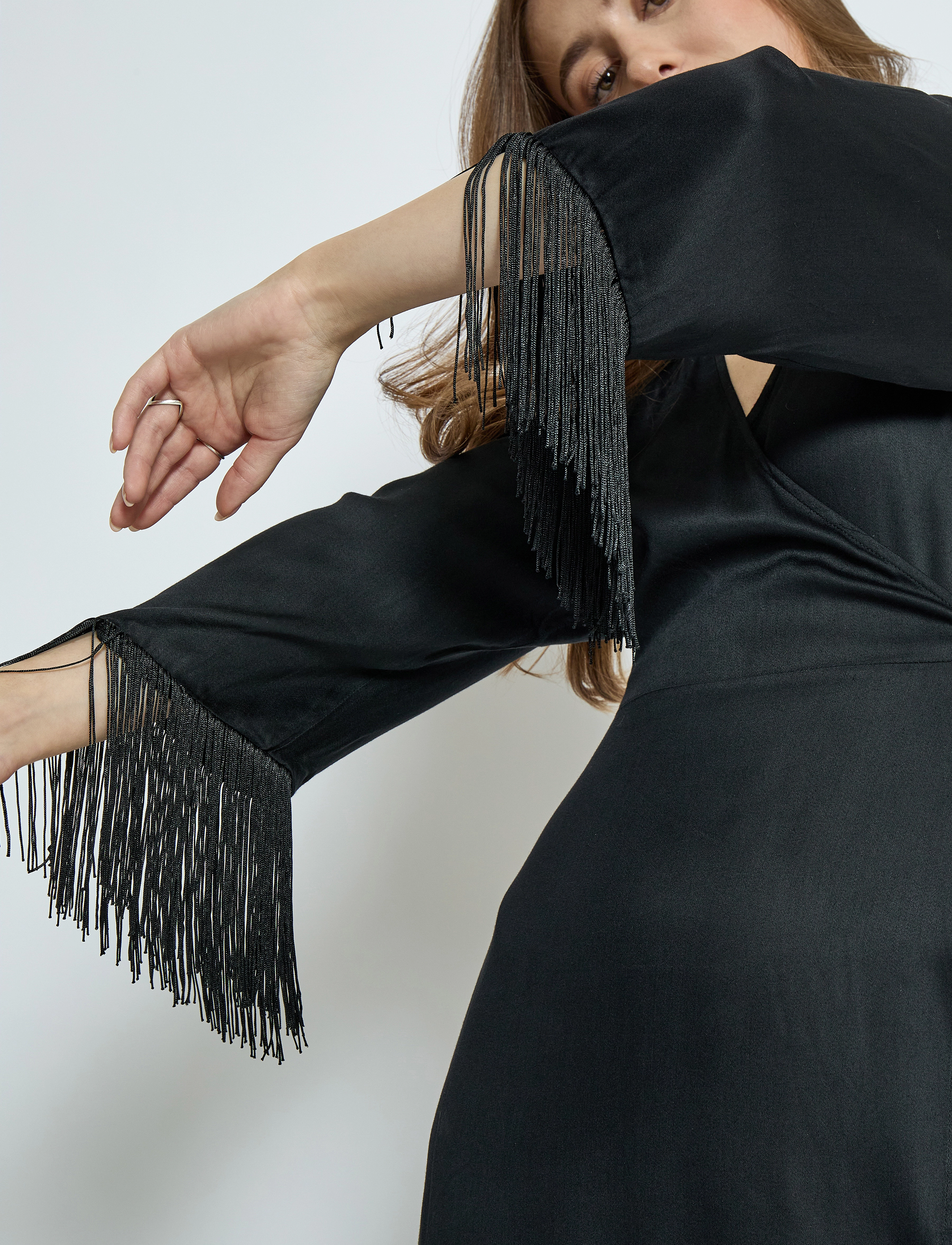 Minus - MSJassie Solid Fringe Sleeve Dress - midikleidid - sort - 5
