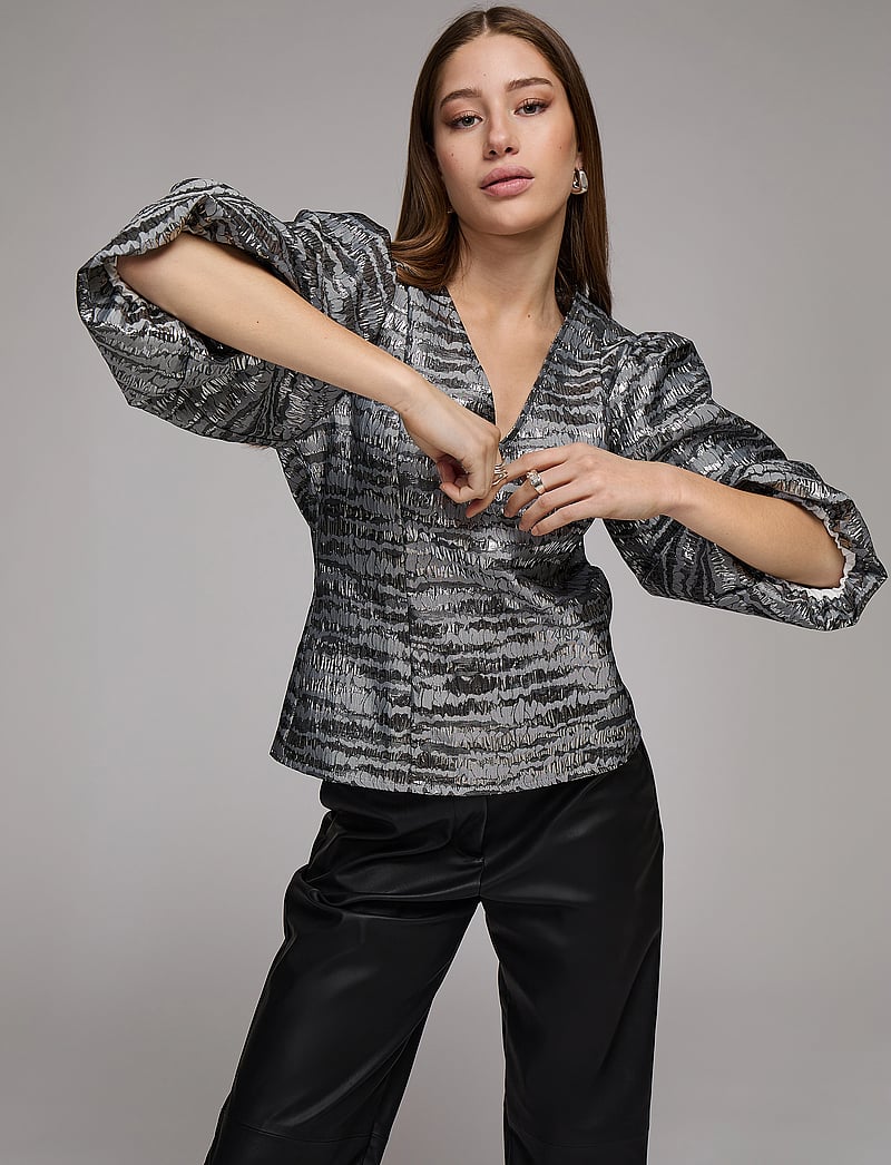 Minus - MSMelbi V-Neck Blouse - kurzämlige blusen - gunmetal - 0