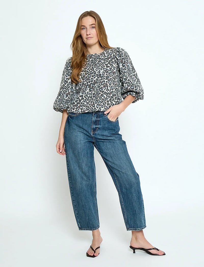 Minus - MSMalli Short Jacket - kevadjoped - skyway blue leo print - 4