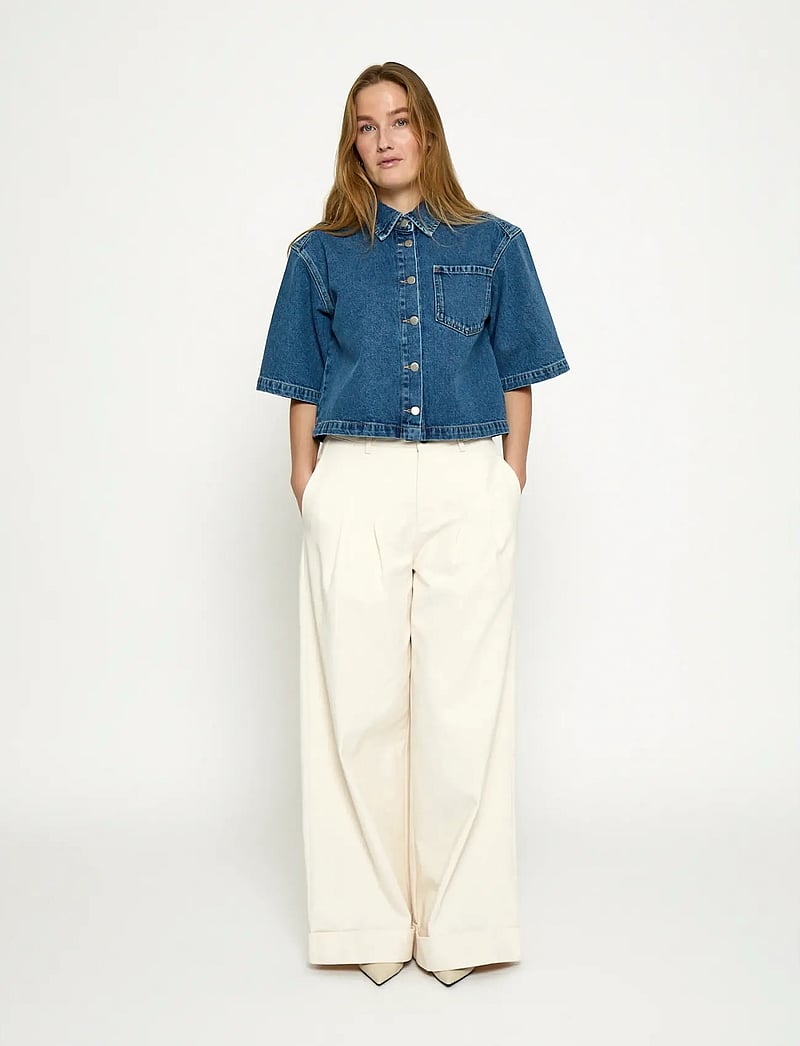 Minus - MSKaddi Cropped Shirt - jeanshemden - mid blue denim - 4