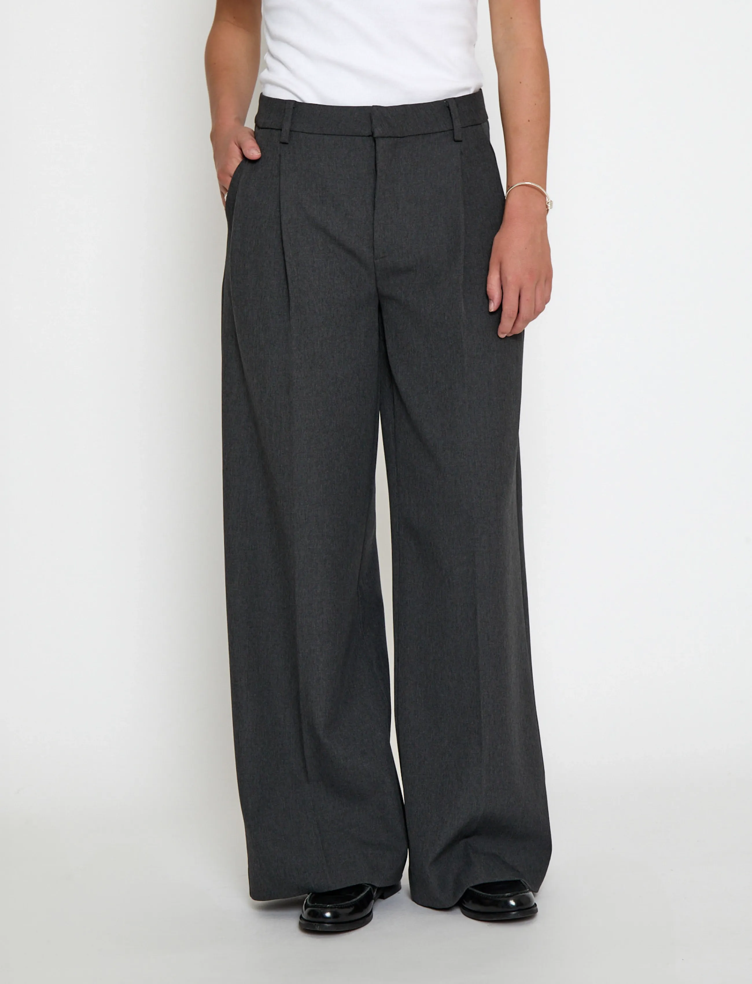 Minus MSVivianne Mid Waist Pant - Hosen mit weitem Bein - DARK GREY / grey
