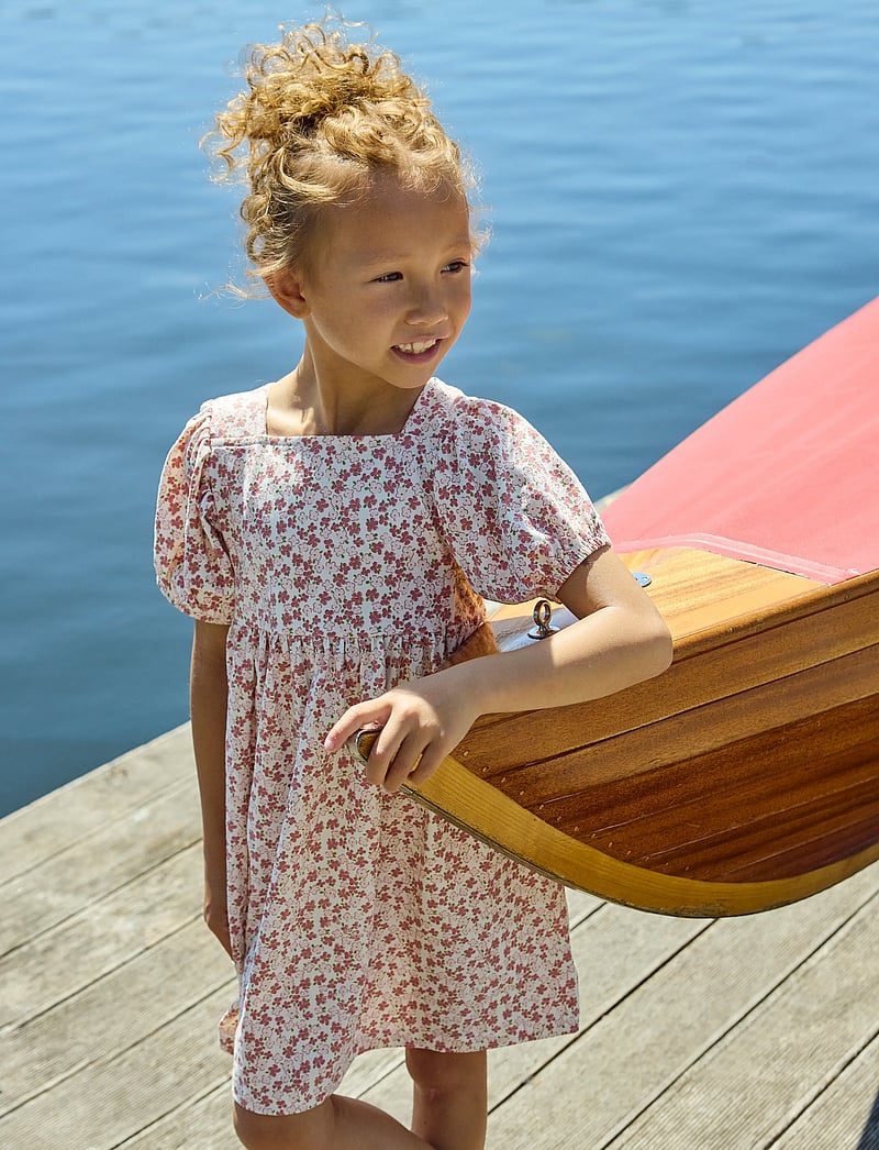 Minymo - Dress SS AOP - kurzärmelige freizeitkleider - vanilla ice - 0