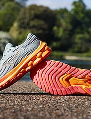 Mizuno - WAVE SKYRISE 5(W) - running shoes - abyss/dubarry/carrot curl - 6