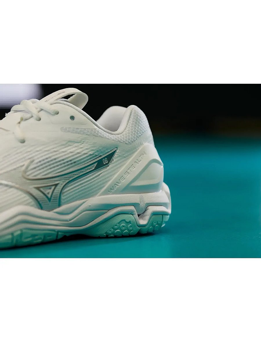 Mizuno - WAVE STEALTH 6(W) - siseruumide spordijalatsid - white/blue tint - 0