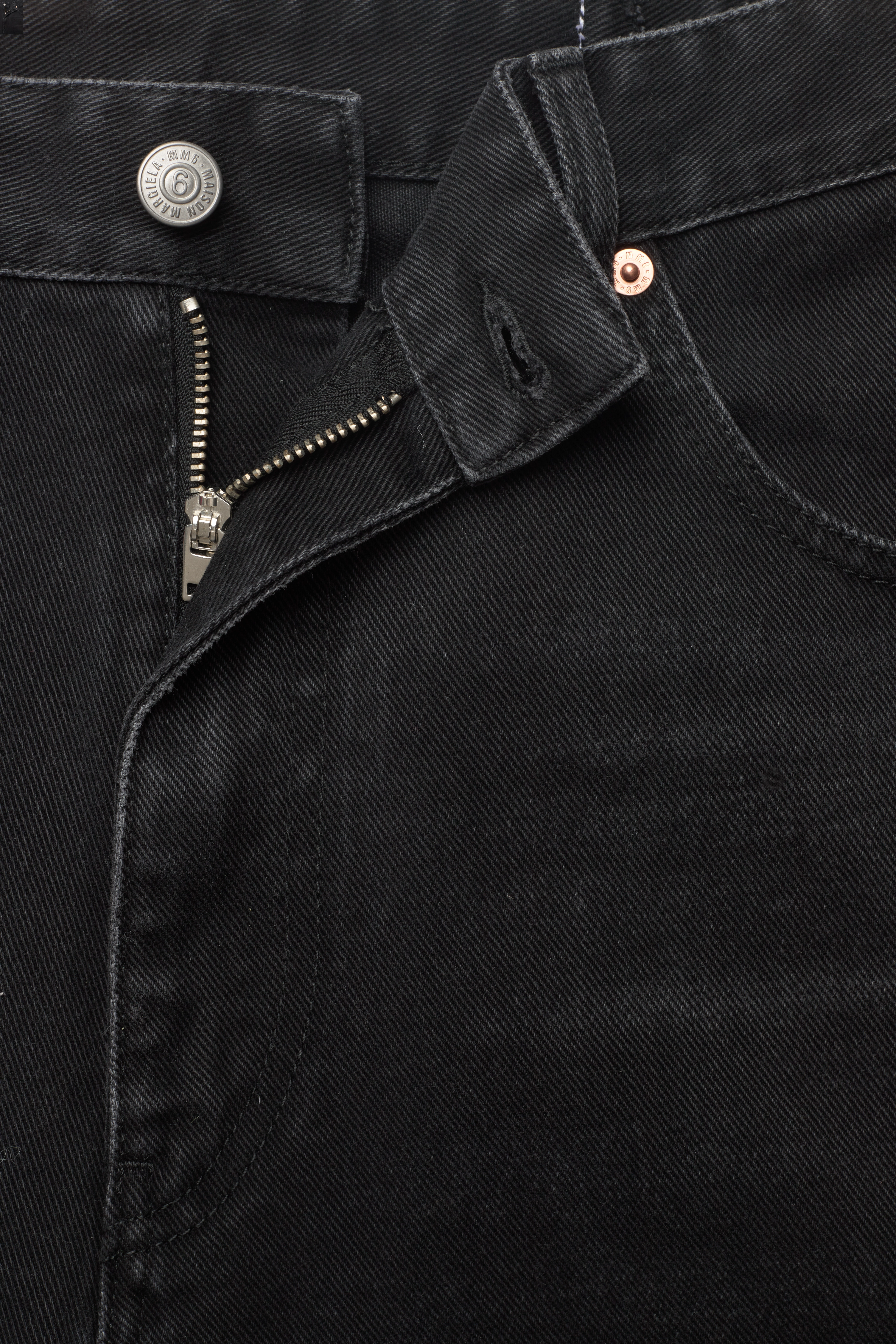MM6 Maison Margiela - PANTS 5 POCKETS - black denim - 3