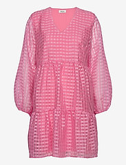Modström - Tatty dress - korta klänningar - taffy pink - 0