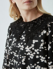 Modström - Lilith print top - long-sleeved blouses - marguerite - 4