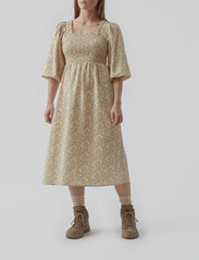 Modström - PhillyMD print dress - midi kjoler - spring bouquet - 2