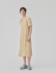 Modström - RavenMD long print dress - summer dresses - bobble bloom peach - 2