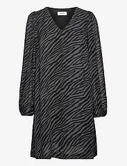 Modström - AriellaMD print dress - kurze kleider - rainy zebra - 0
