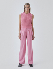 Modström - AnkerMD wide pants - odzież imprezowa w cenach outletowych - cosmos pink - 2