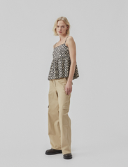 Modström - CoraMD print top - sleeveless blouses - seventies fleur - 2