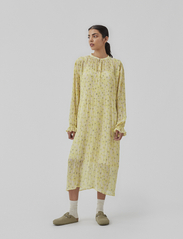 Modström - CruzMD print dress - midi jurken - aqua yellow flower - 3