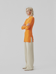 Modström - CassieMD LS top - t-shirts met lange mouwen - vibrant orange - 2
