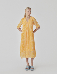 Modström - DonteMD long print dress - sommerkjoler - peachy swirl - 2