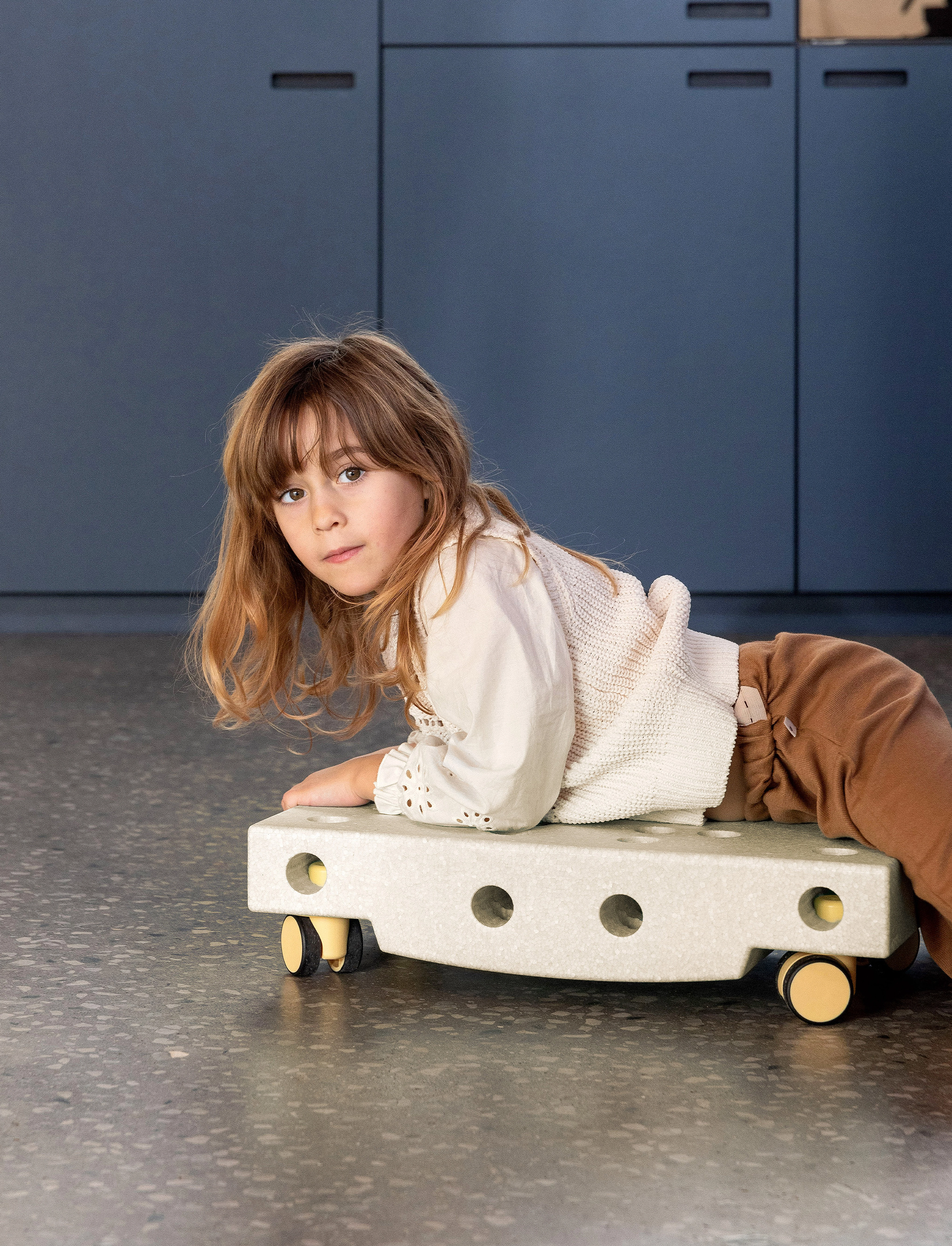 MODU - Scooter board - gåbiler - sand grey / honey yellow - 3