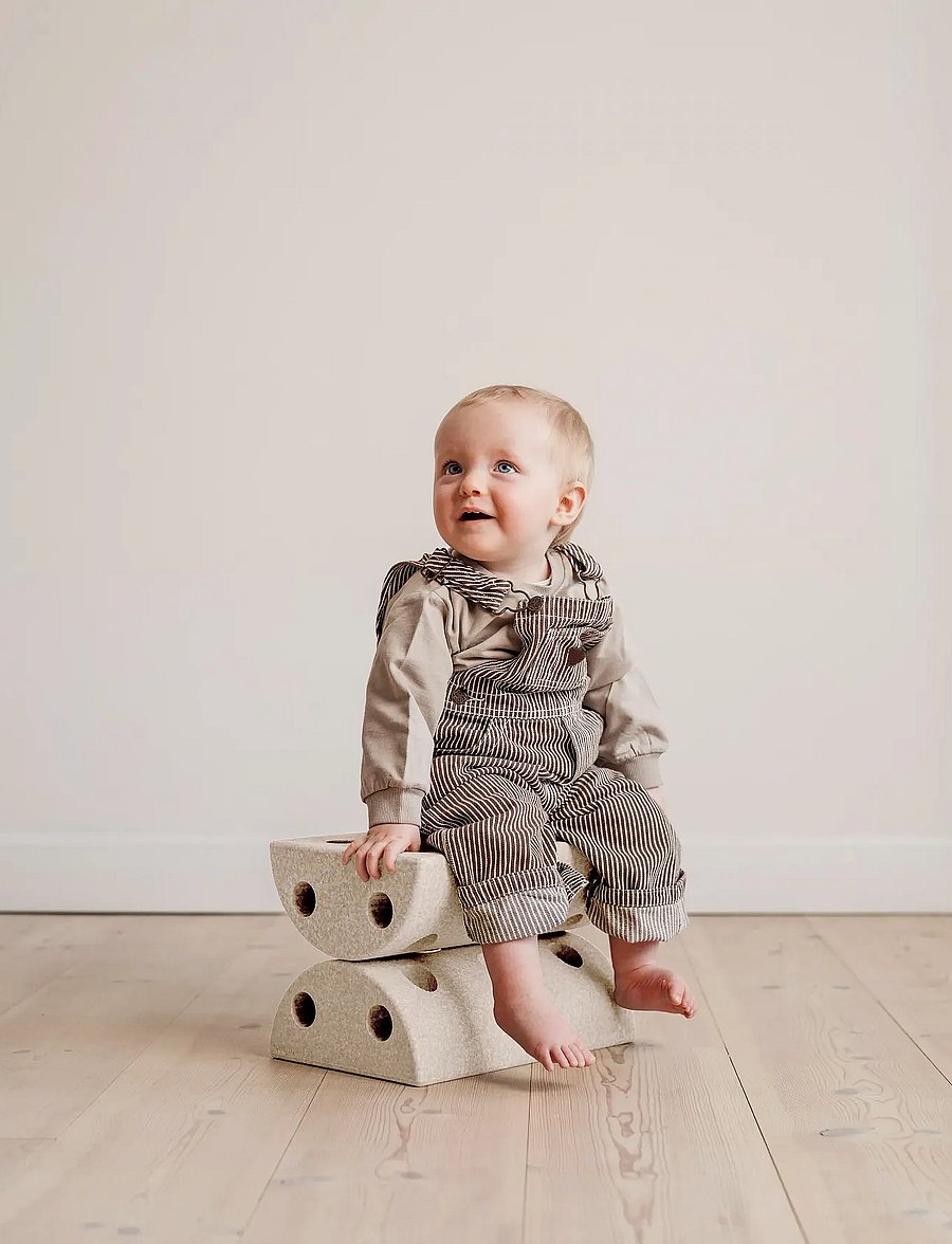 MODU - Kids Stool - barn - sand grey / honey yellow - 2