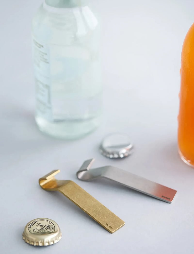 MOEBE - Bottle Opener, Brass - flaschenöffner & weinverschlüsse - brass - 2