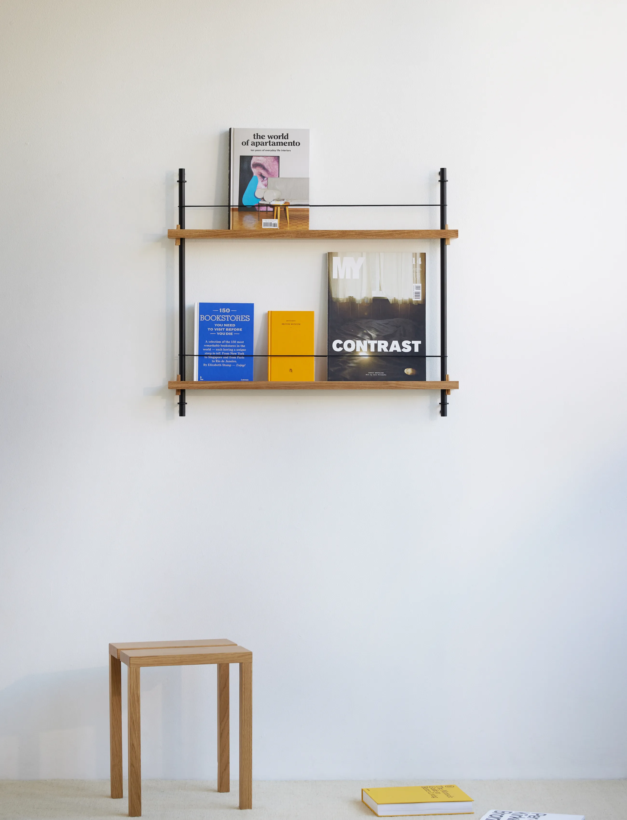 MOEBE - Box set, Magazine Shelving MS.65.1, Black shelves, Stainless Steel legs (FSC MIX CREDIT) - zeitschriftenhalter - oak/black - 3