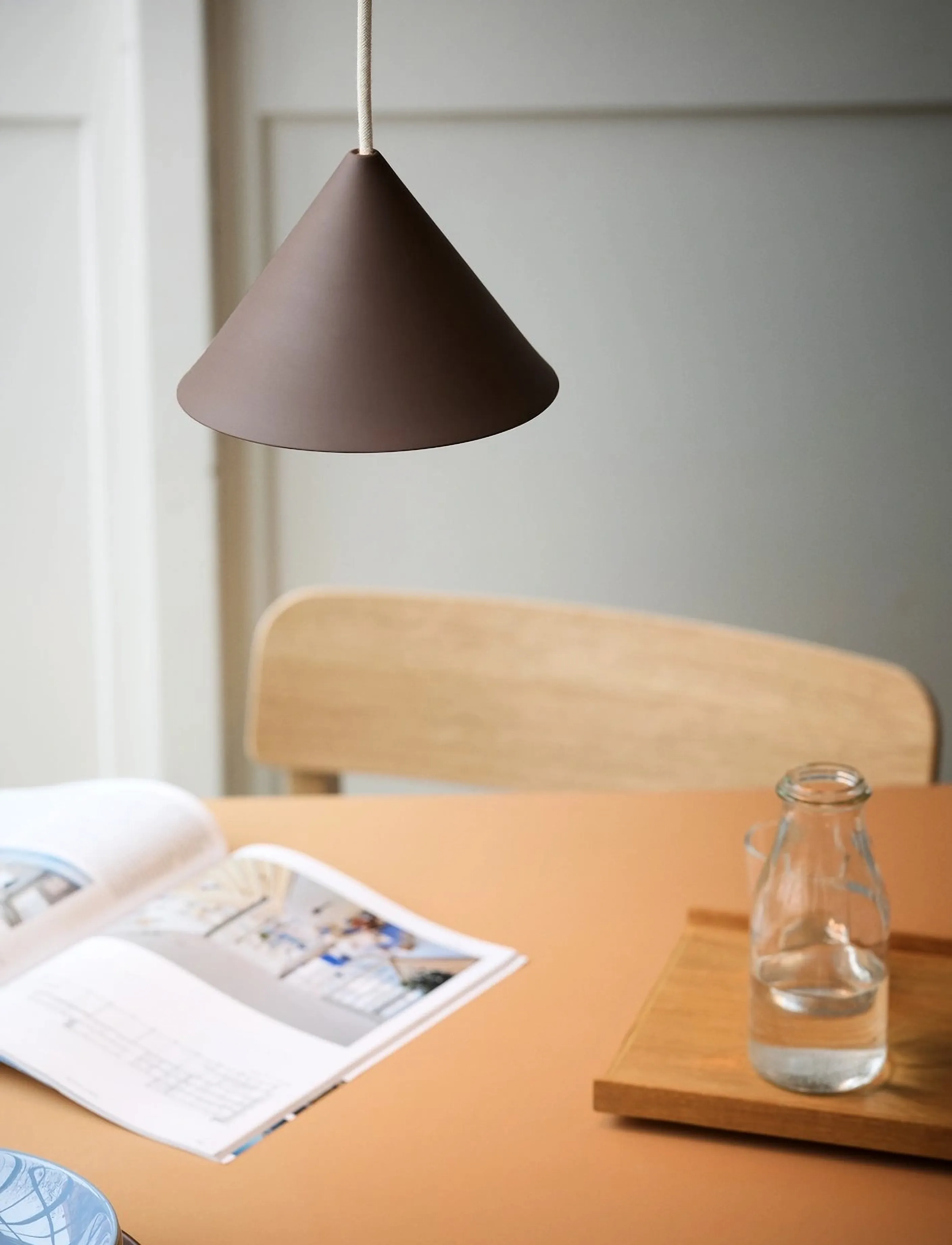 MOEBE Ceramic Cone Pendant, Umber Brown, 12.5X 19.5X 19.5 cm, Brown, Loftslamper > Pendellamper, Unisex