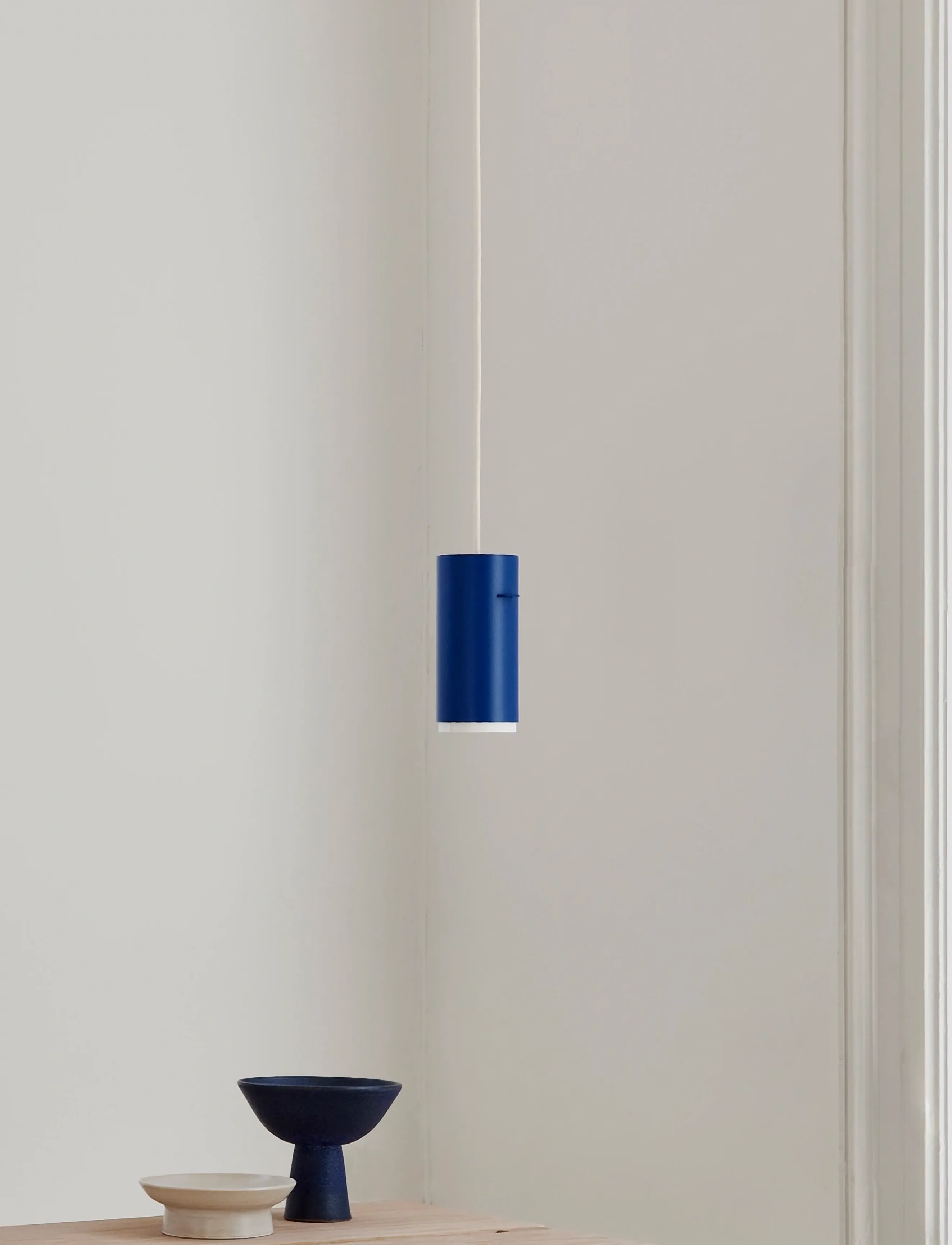MOEBE Tube Pendant, Deep Blue, Small, 8X16 cm, Ceiling Lamps, Blau - Pendant Homeware