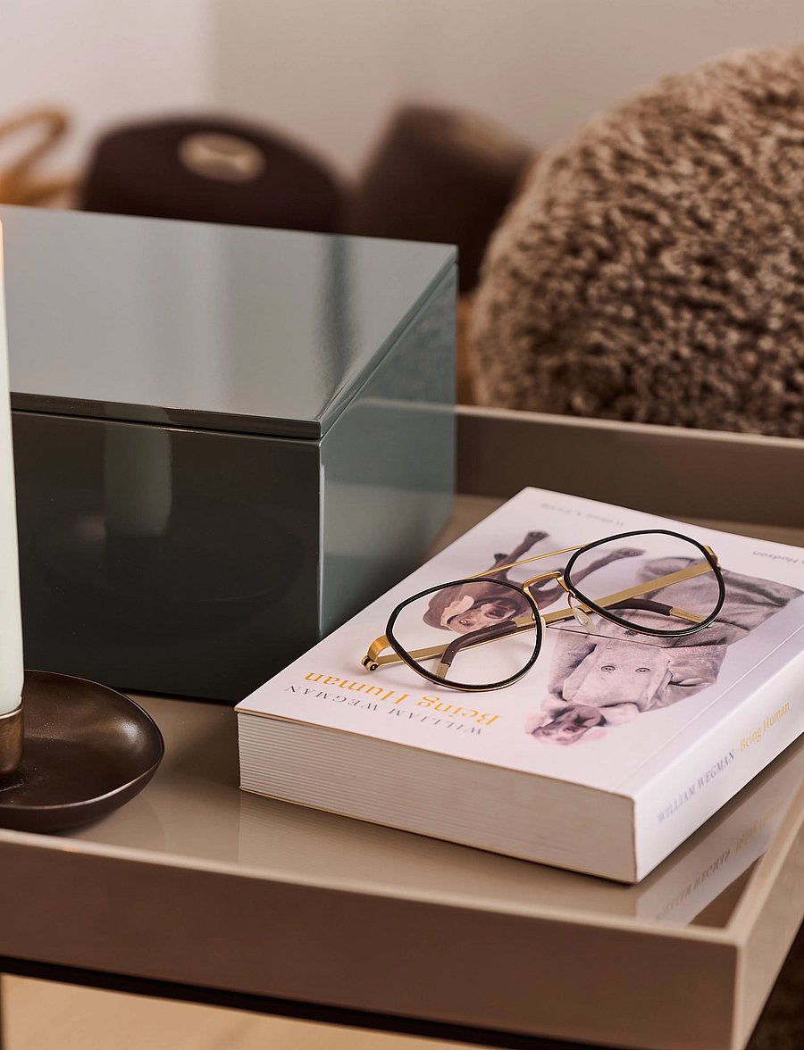 Mojoo - Lux Lacquer Tray w/handle - tabletts - warm grey - 2