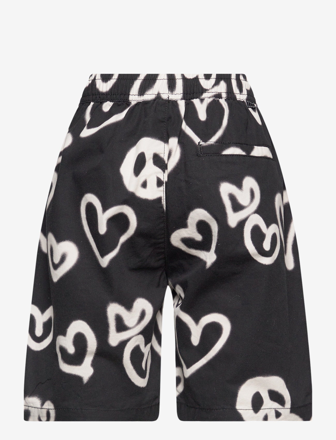 Molo - Avart - sweatshorts - sprayed hearts - 1
